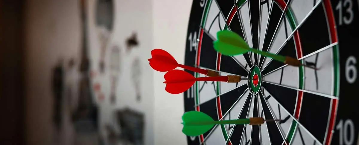 Kegelspiel „Rechts-Links-Vorne-Hinten-Mitte“
